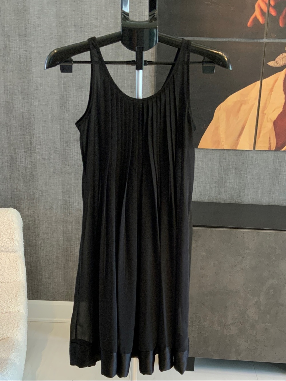 Classic Black Sleeveless Pleated Dress S